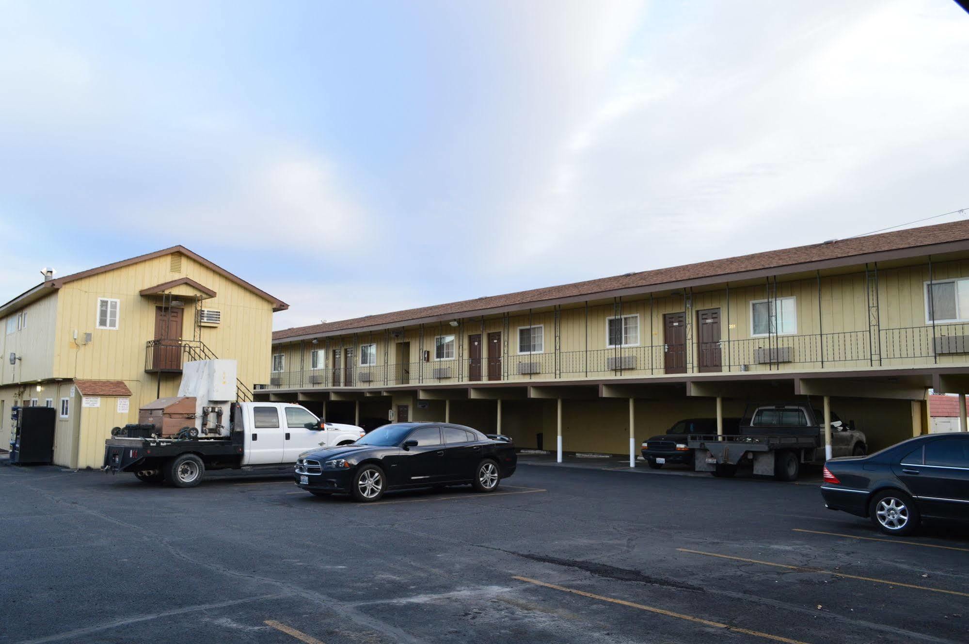 Economy Inn Hermiston Exterior photo